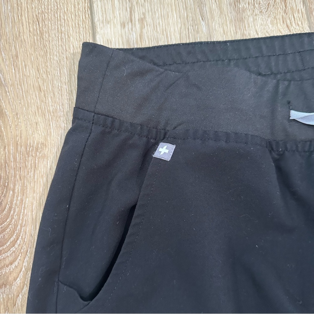 Figs Zamora High Waisted Jogger Scrub Pants in Black GUC - Picture 5 of 11